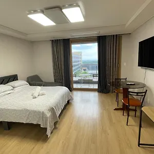 Spacious Luxury W/ Kitchen Beside Hilton Clark D'heights Aparthotel Angeles